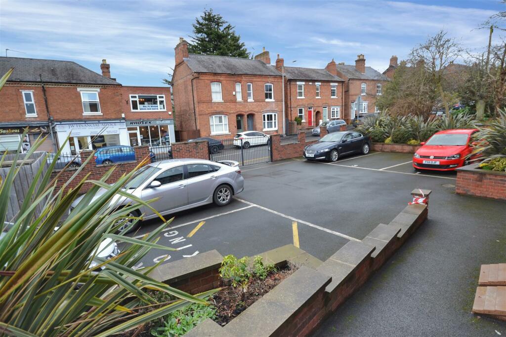 3 bedroom apartment for sale in 2a Cropwell Road, Radcliffe on Trent