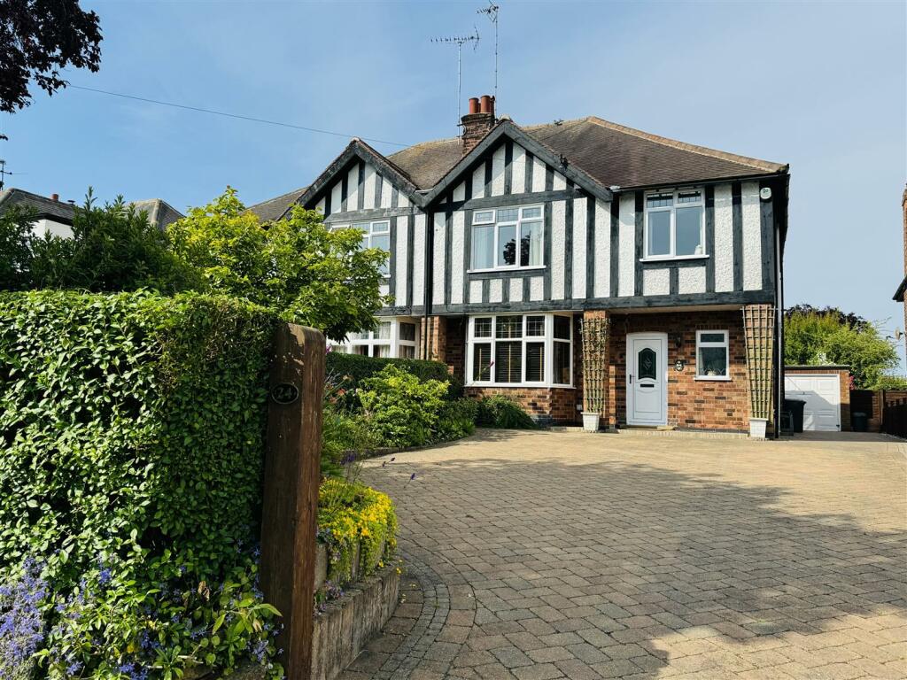 4 bedroom semidetached house for sale in Cropwell Road, RadcliffeOn