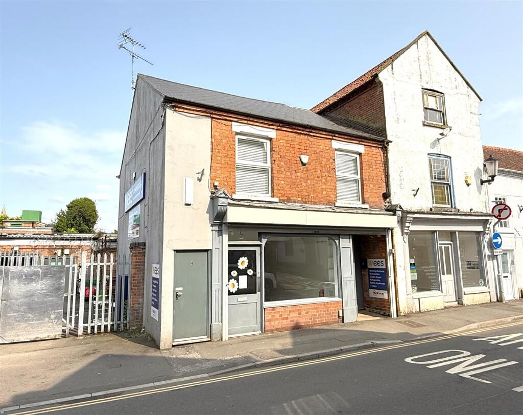Main image of property: Market Street, NG13