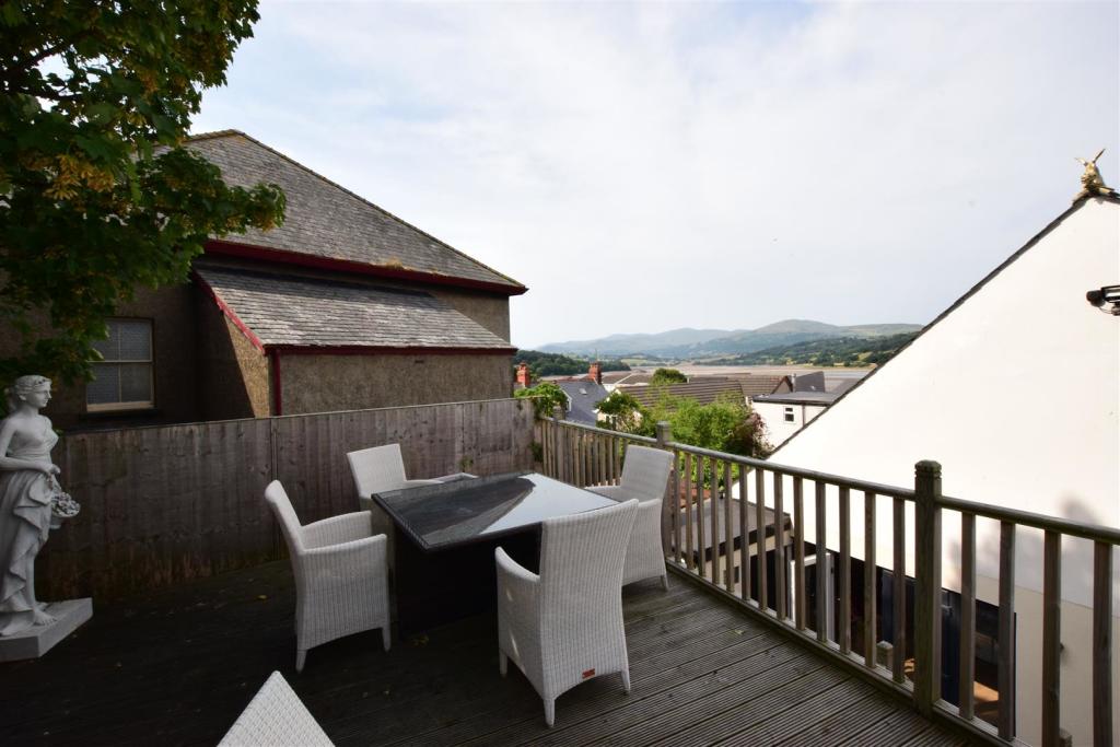 3 bedroom flat for sale in Llanrwst Road, Glan Conwy, Colwyn Bay, LL28