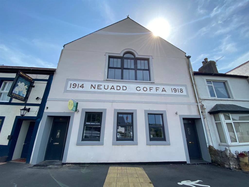 3 bedroom flat for sale in Llanrwst Road, Glan Conwy, Colwyn Bay, LL28
