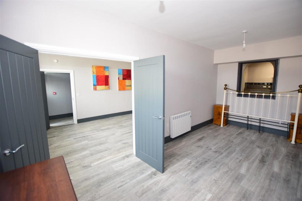 1 bedroom property for sale in Llanrwst Road, Glan Conwy, Colwyn Bay, LL28