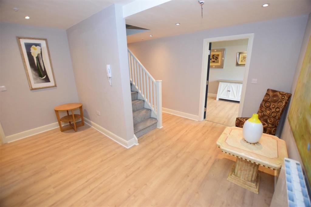 3 bedroom flat for sale in Llanrwst Road, Glan Conwy, Colwyn Bay, LL28