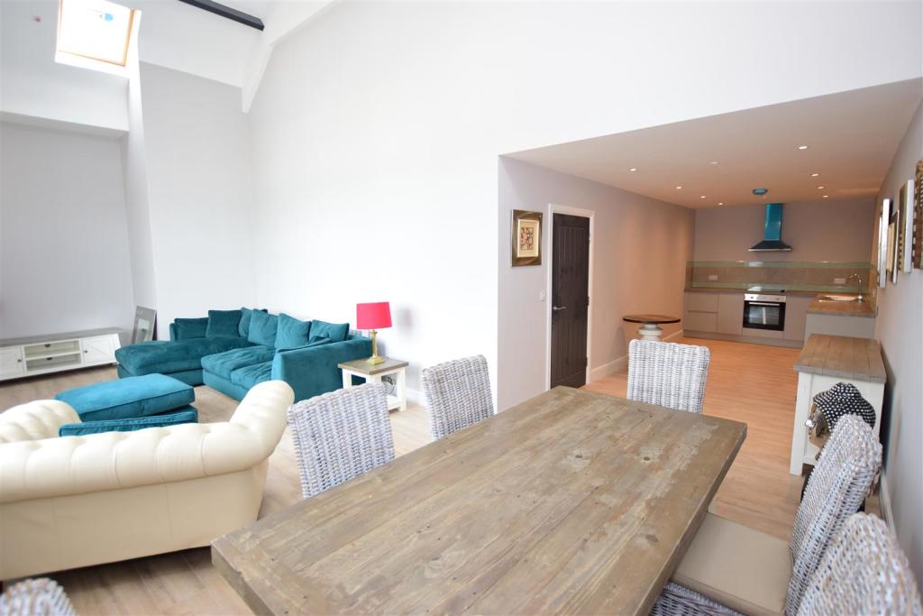 3 bedroom flat for sale in Llanrwst Road, Glan Conwy, Colwyn Bay, LL28