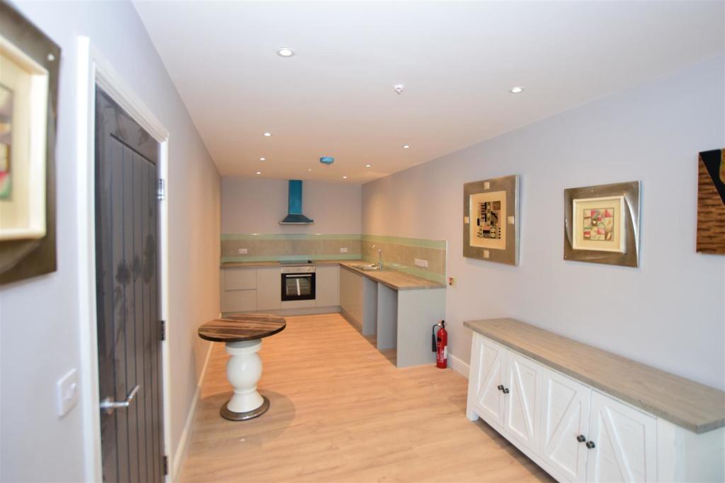 3 bedroom flat for sale in Llanrwst Road, Glan Conwy, Colwyn Bay, LL28