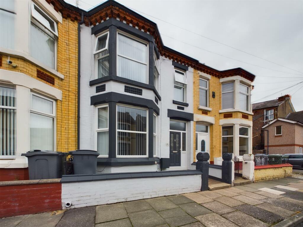 3 bedroom terraced house for sale in The Summit Wallasey CH44