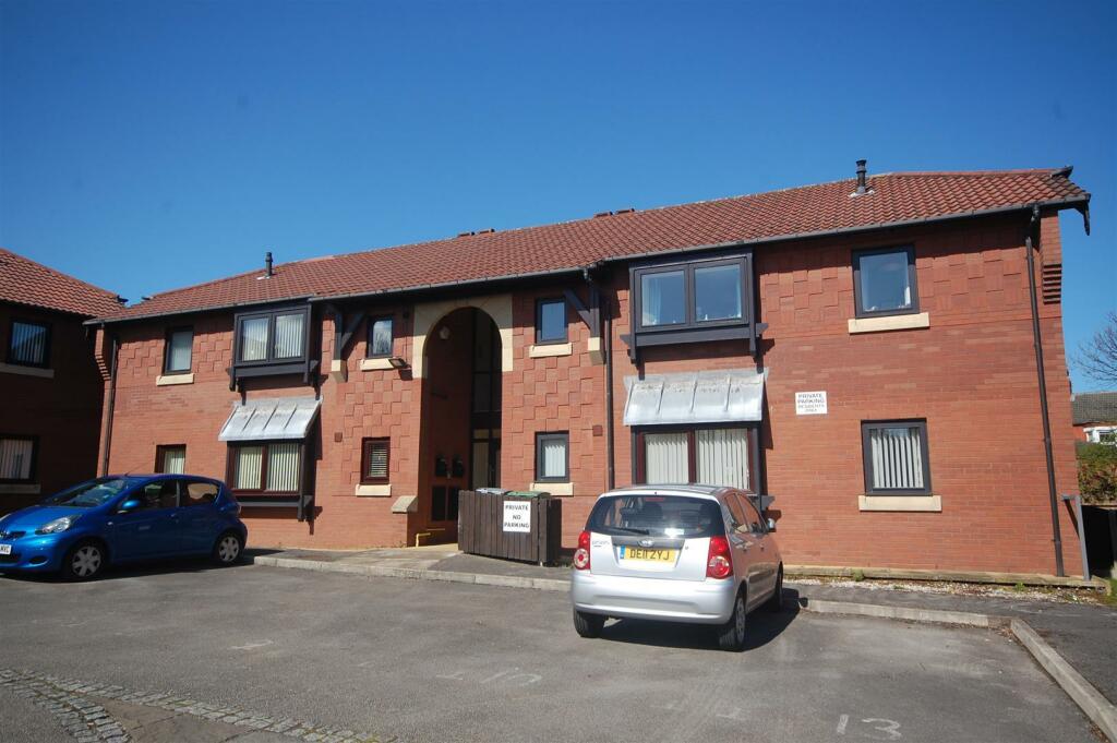 2 bedroom flat for sale in Melling Road, Wallasey, CH45