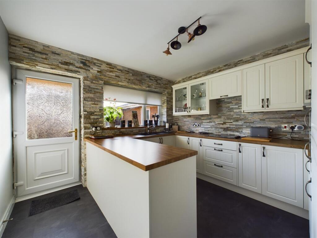 Additional property image - Links Close, Wallasey