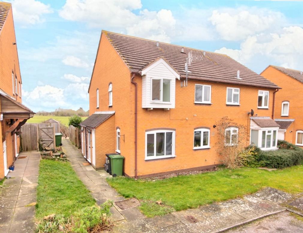 1 bedroom mews property for sale in Tithe Court, Middle Littleton