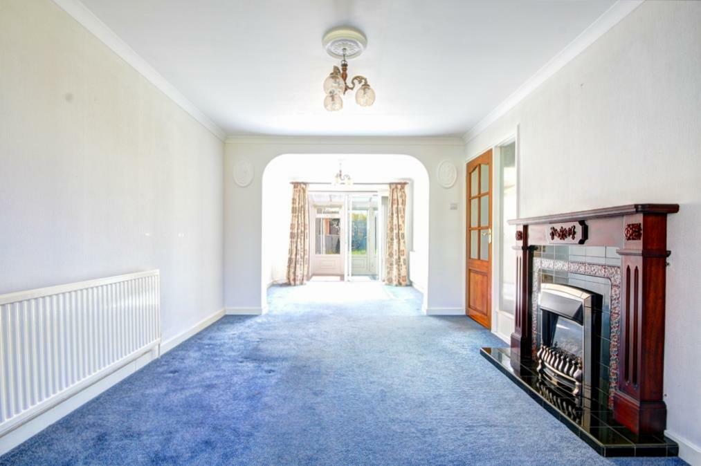 3 bedroom semidetached house for sale in High Street, Honeybourne