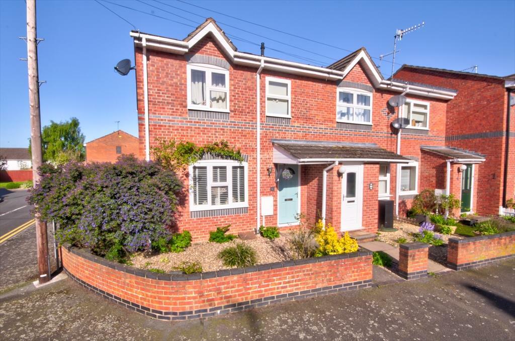 3 bedroom end of terrace house for sale in Briar Close, Evesham, Worcestershire, WR11