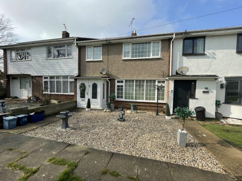 3 bedroom terraced house for sale in Bridgwater Drive, WestcliffOnSea