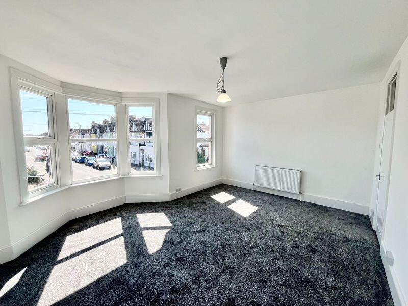 Main image of property: WESTCLIFF/LEIGH BORDERS & STROLL OF CHALKWELL PARK 