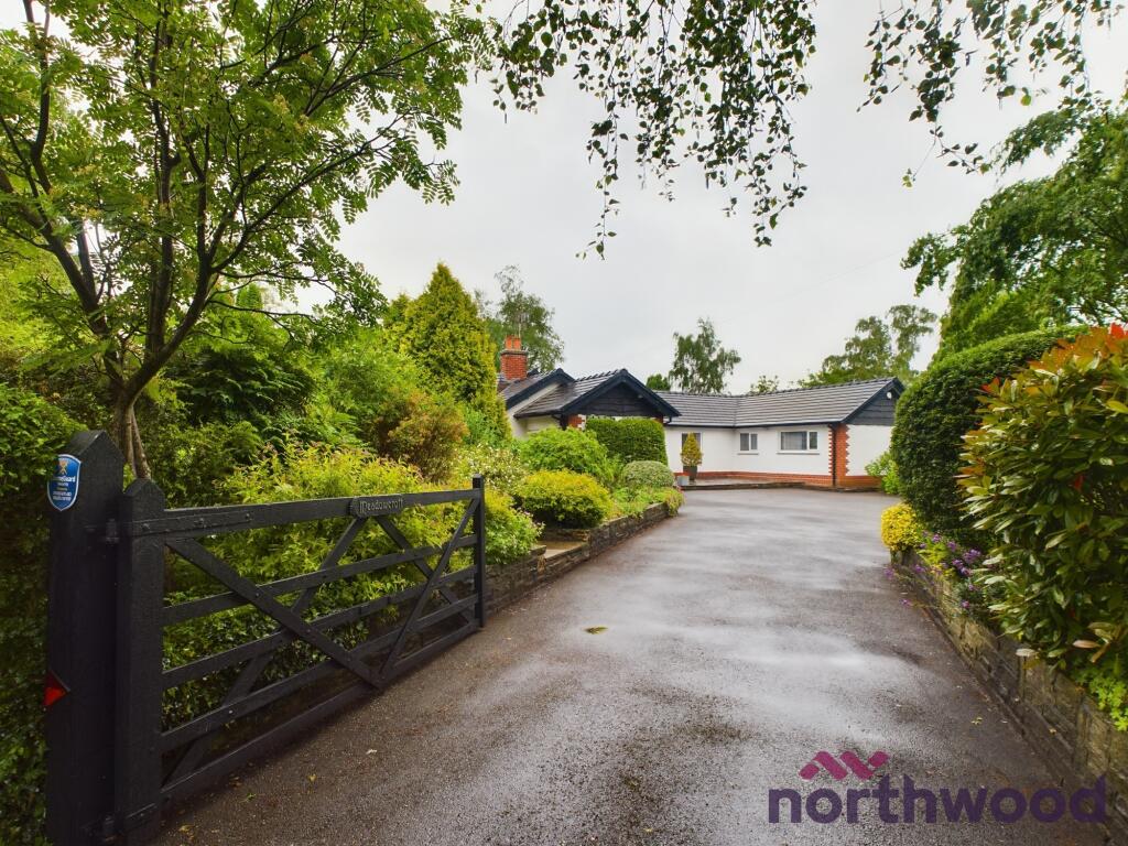 4 bedroom bungalow for sale in Stubbs Lane, Lostock Gralam, CW9