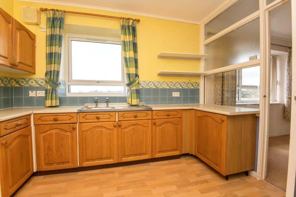 1 bedroom flat for sale in Bursledon Court, 2 East Cliff Road, Dawlish
