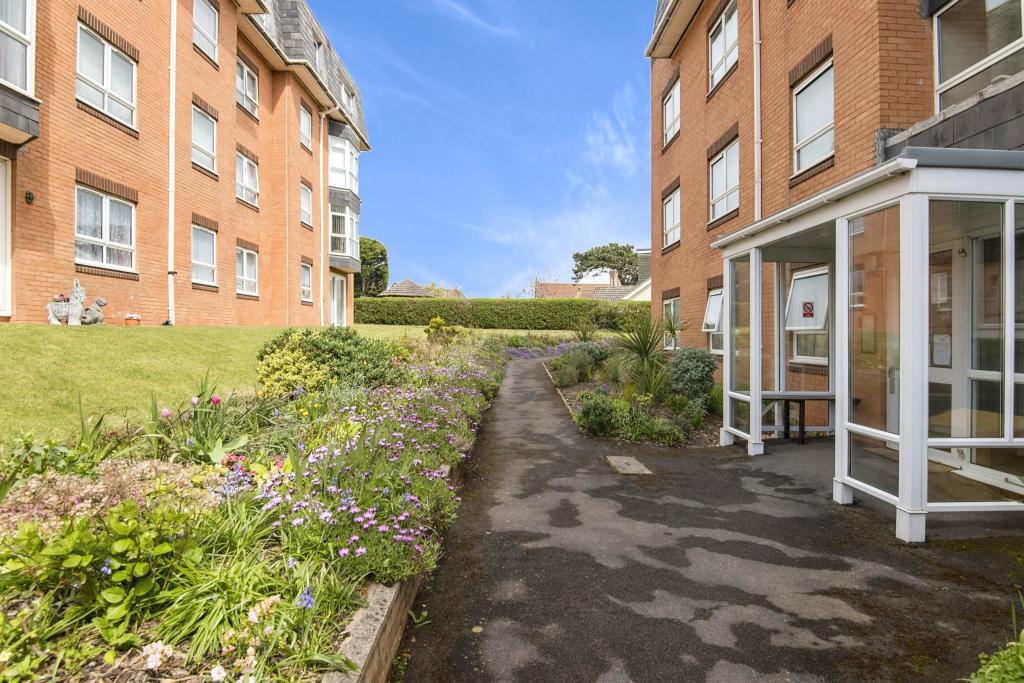 1 bedroom flat for sale in Bursledon Court, 2 East Cliff Road, Dawlish