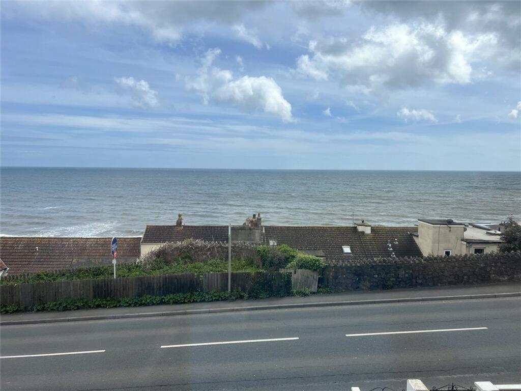 2 bedroom flat for sale in West Cliff, Dawlish, Devon, EX7