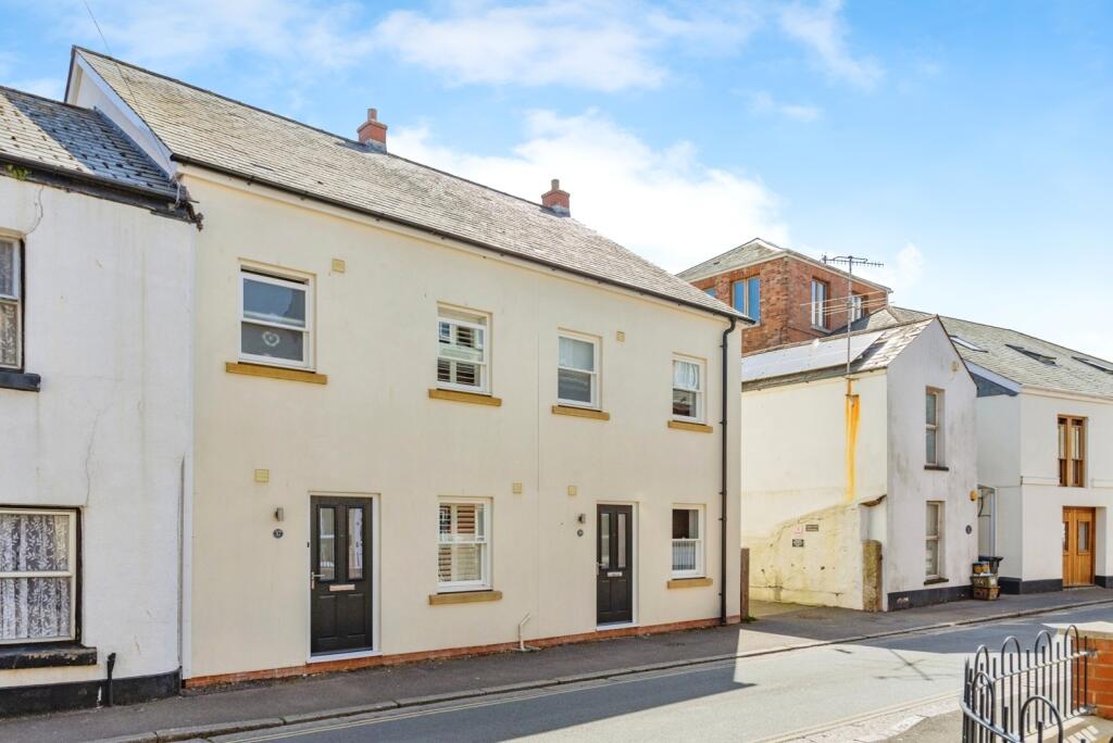 Main image of property: High Street, DAWLISH, Devon, EX7