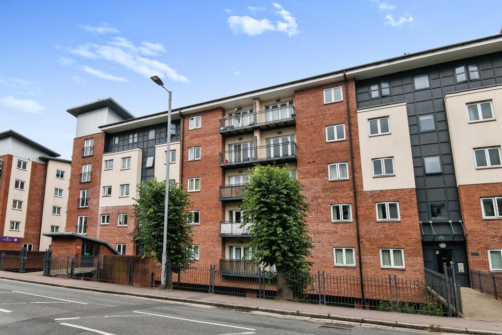 2 bedroom flat for sale in Julius House, New North Road, Exeter, EX4