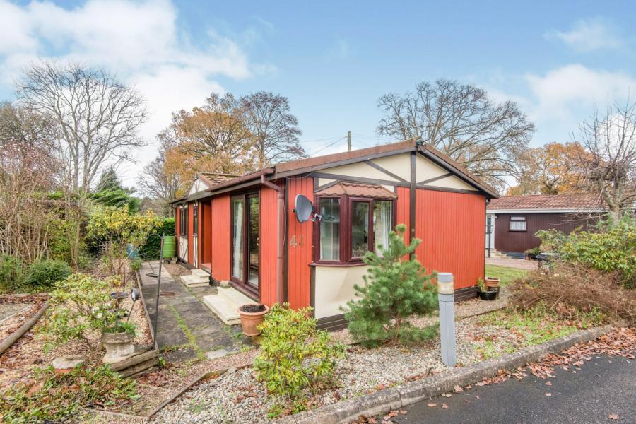 2 bedroom mobile home for sale in Six Acre, Pathfinder Village, Exeter