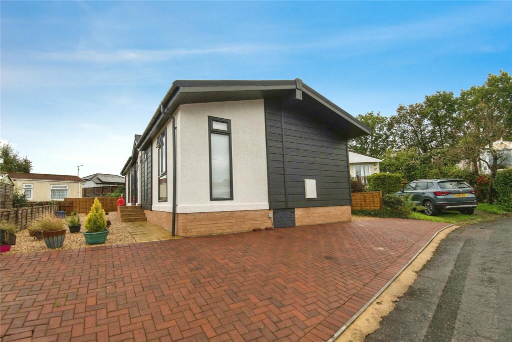 2 bedroom mobile home for sale in Woodlands Park, Tedburn St. Mary, Exeter, Devon, EX6