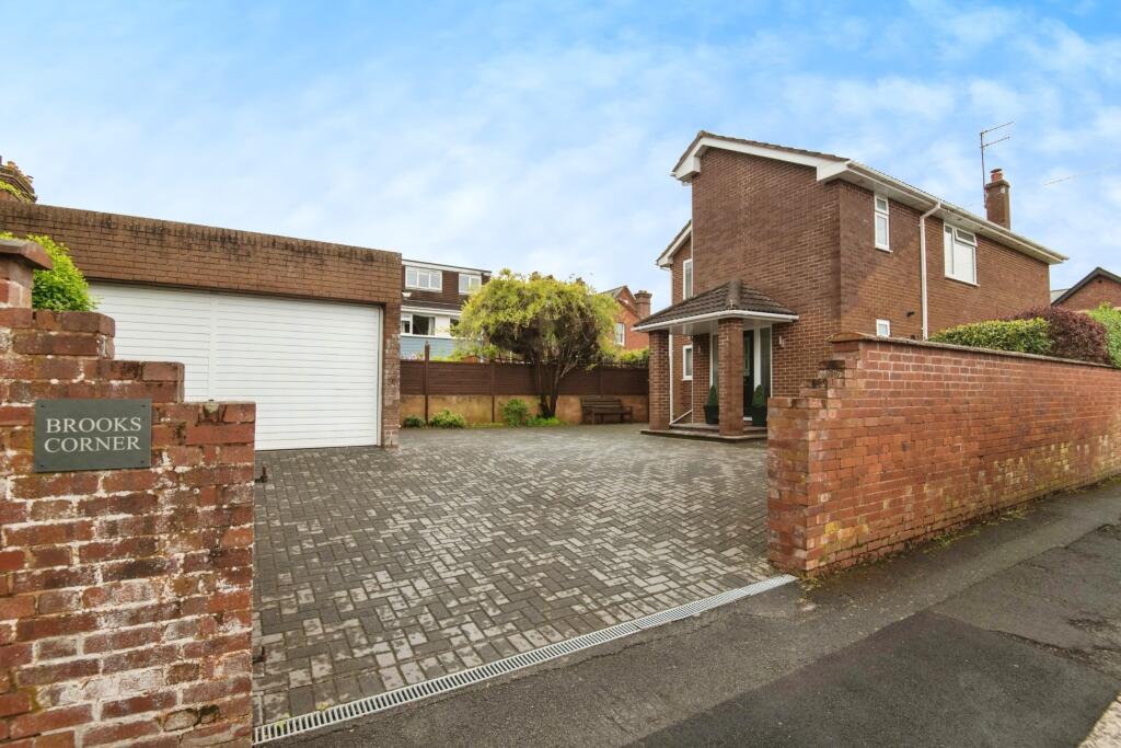 3 bedroom detached house for sale in Princes Square, Exeter, Devon, EX2