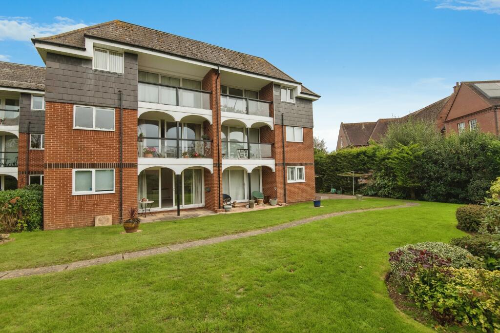 2 bedroom flat for sale in Cranford Avenue, Exmouth, Devon, EX8