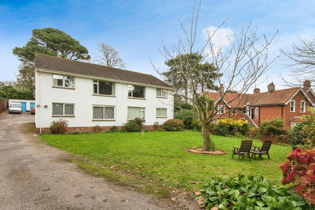 2 bedroom flat for sale in Portland Avenue, Exmouth, Devon, EX8