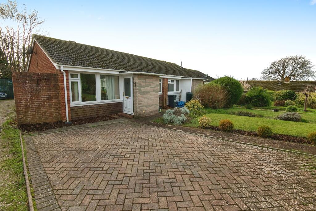 2 bedroom bungalow for sale in Travershes Close, Exmouth, Devon, EX8