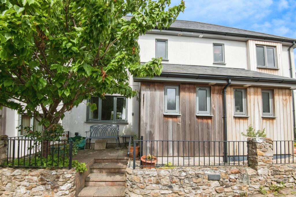 Main image of property: High Street, Honiton, Devon, EX14