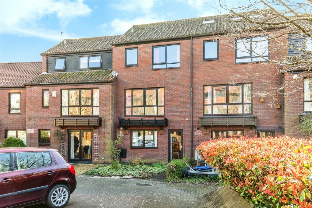 3 bedroom terraced house for sale in Rownham Mead, Bristol, BS8