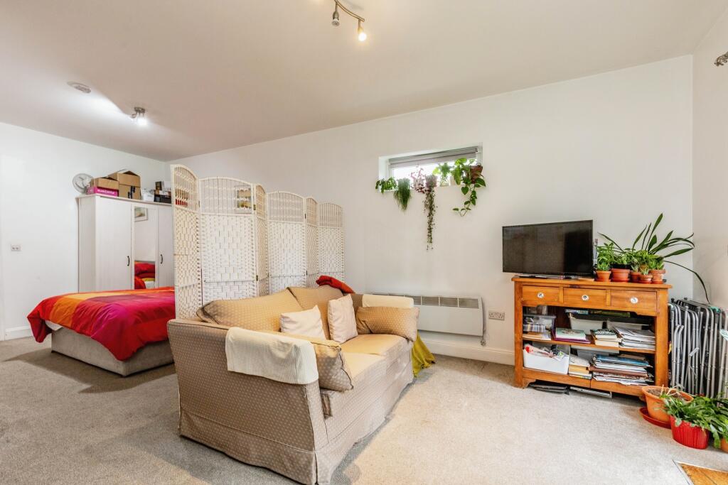 Additional property image - Tranmere Avenue, Bristol, BS10