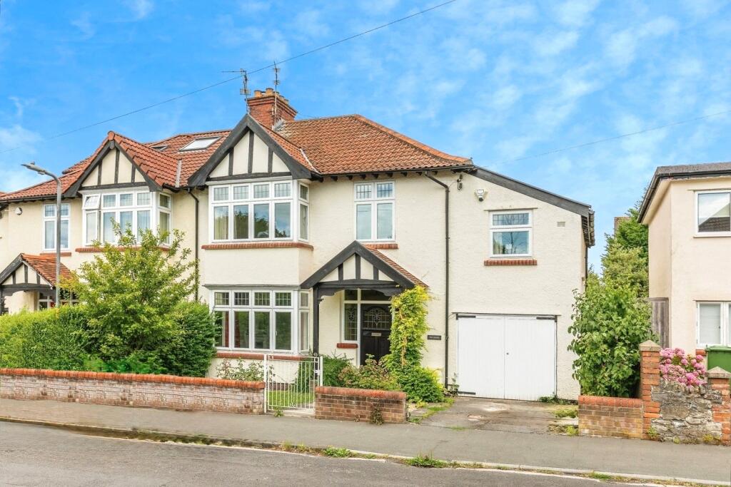 Main image of property: Lawrence Grove, Henleaze, Bristol, BS9