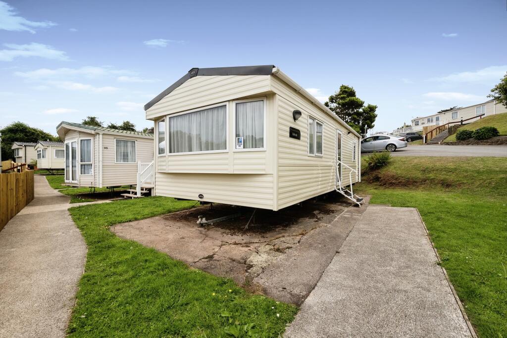 2 bedroom detached house for sale in Goodrington Road, Paignton, Devon, TQ4