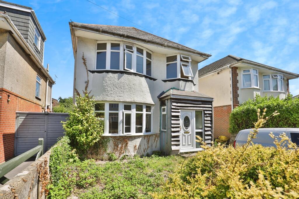 Main image of property: Highland Road, Lower Parkstone, Poole, Dorset, BH14