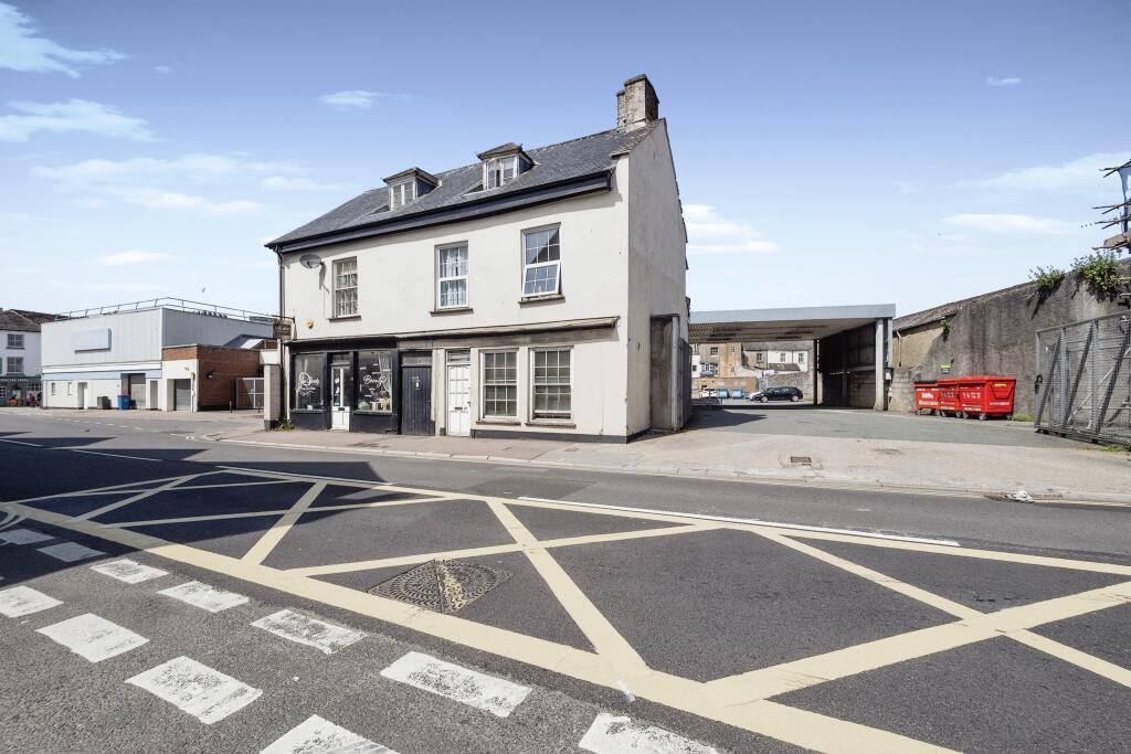 1 bedroom flat for sale in East Street, Newton Abbot, Devon, TQ12