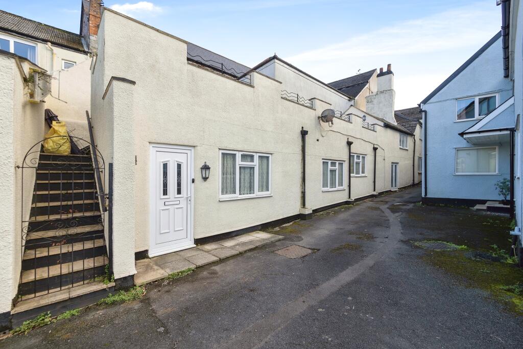 5 bedroom end of terrace house for sale in Fore Street, Chudleigh