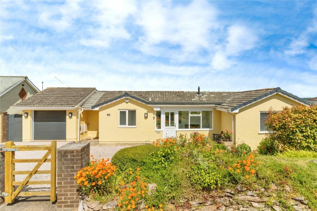 3 bedroom bungalow for sale in Whilborough Road, Kingskerswell, Newton Abbot, Devon, TQ12