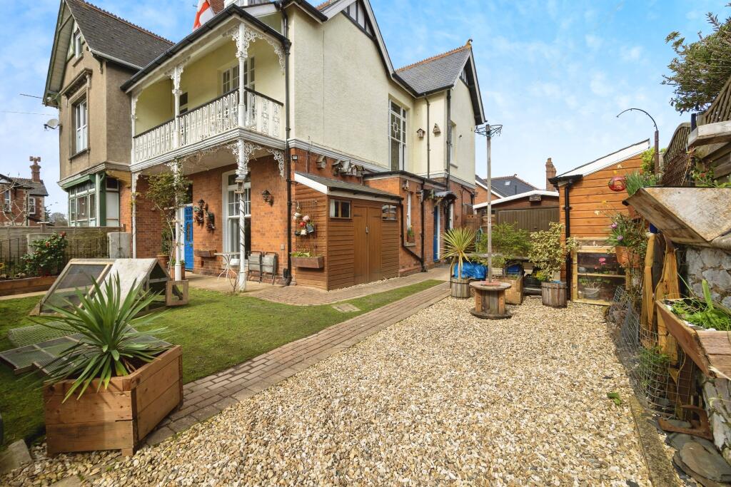 4 bedroom semidetached house for sale in Thurlestone Road, Newton