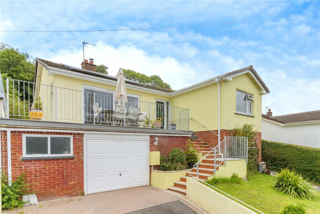 Main image of property: Bronescombe Avenue, Bishopsteignton, Teignmouth, Devon, TQ14