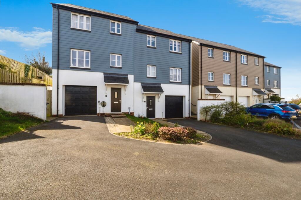 Main image of property: Teign Fort Drive, Kingsteignton, Newton Abbot, Devon, TQ12