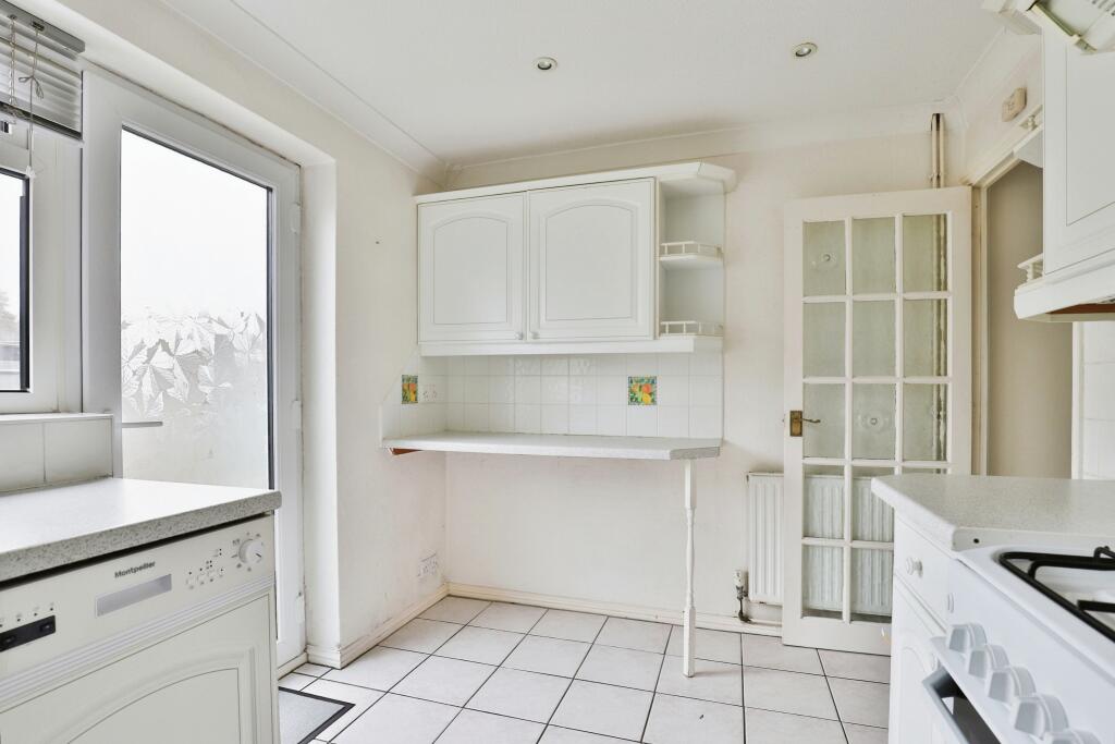 Additional property image - Charlton Close, MUSCLIFF, Bournemouth, Dorset, BH9