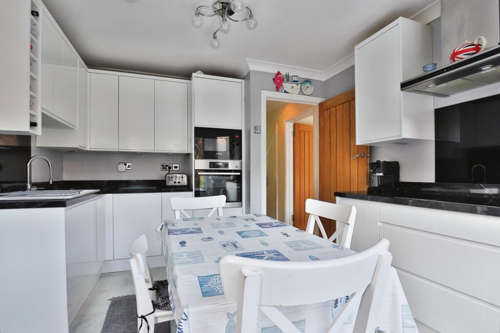 Additional property image - Pine Vale Crescent, Bournemouth, BH10
