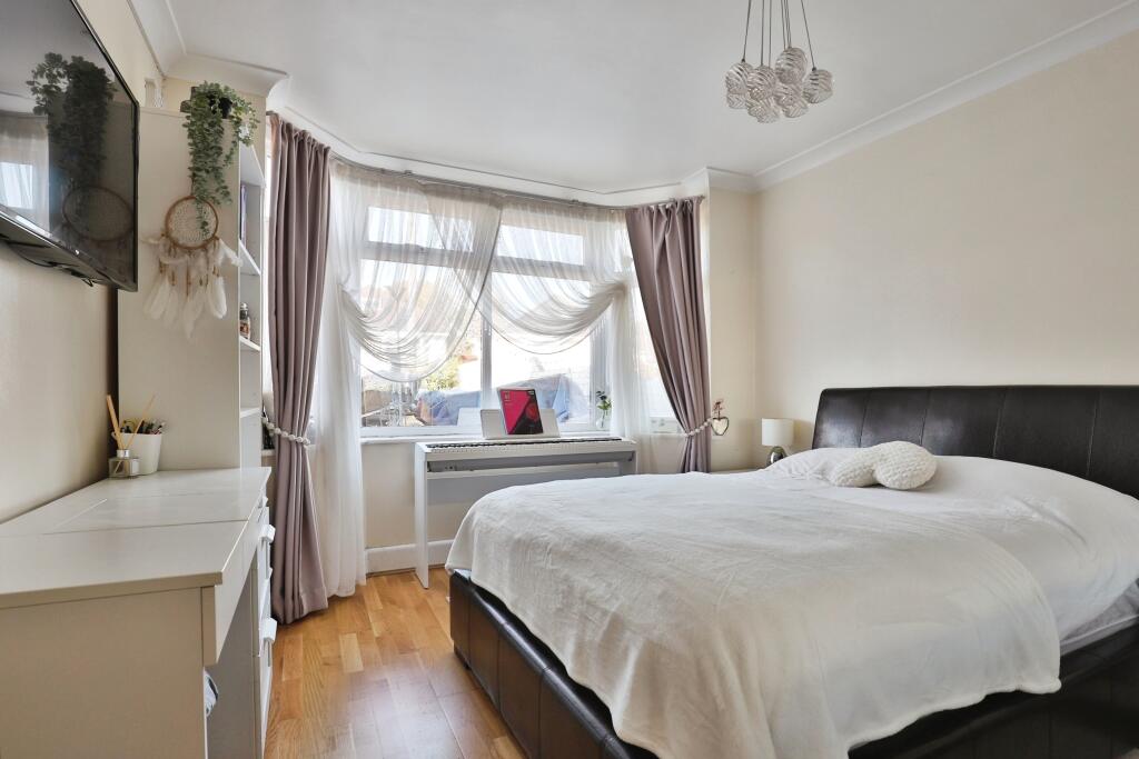 Additional property image - Pine Vale Crescent, Bournemouth, BH10