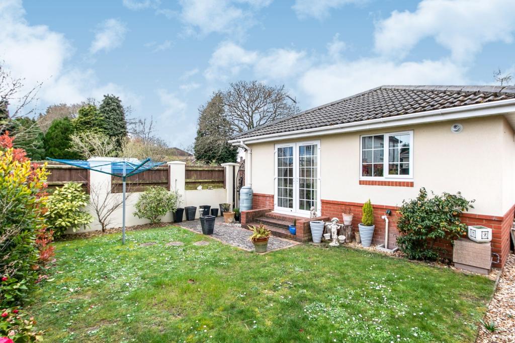 2 bedroom bungalow for sale in East Howe Lane, Northbourne, Bournemouth