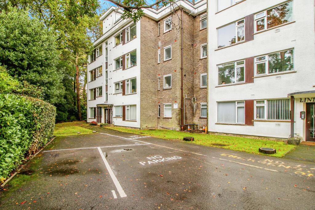 2 bedroom flat for sale in Lindsay Road, Branksome Park, Poole, Dorset