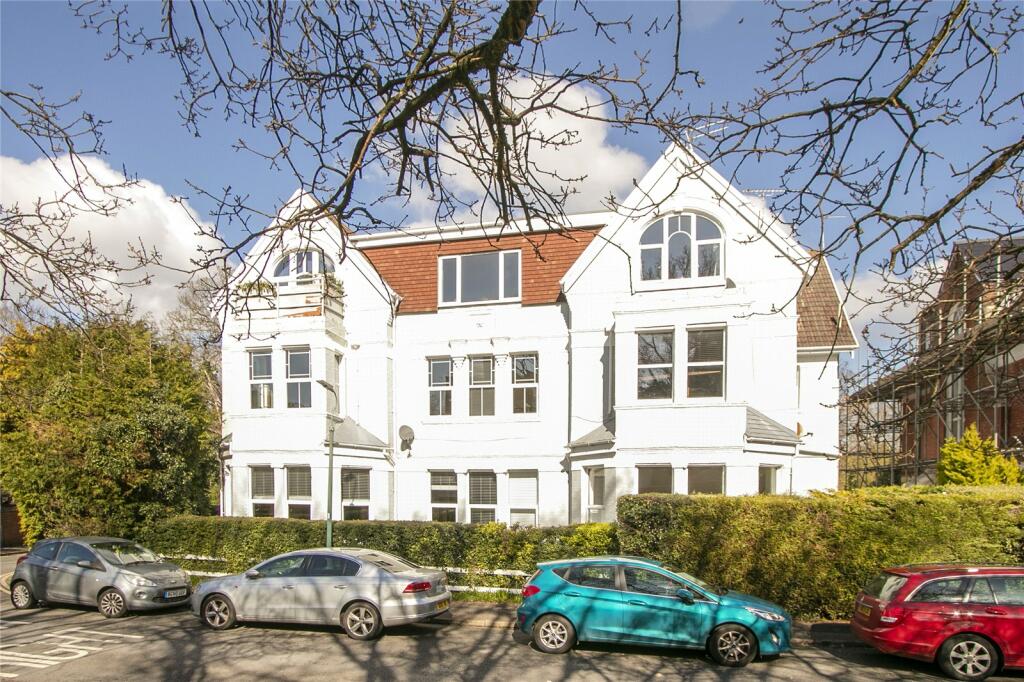 2 bedroom flat for sale in Pine Tree Glen, Westbourne, Bournemouth