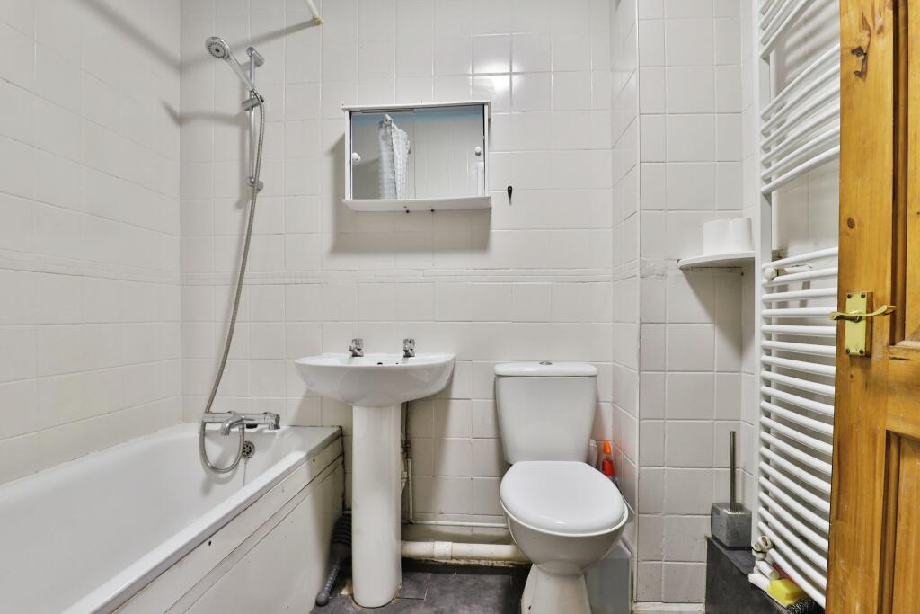 Additional property image - Aspen Gardens, Poole, Dorset, BH12