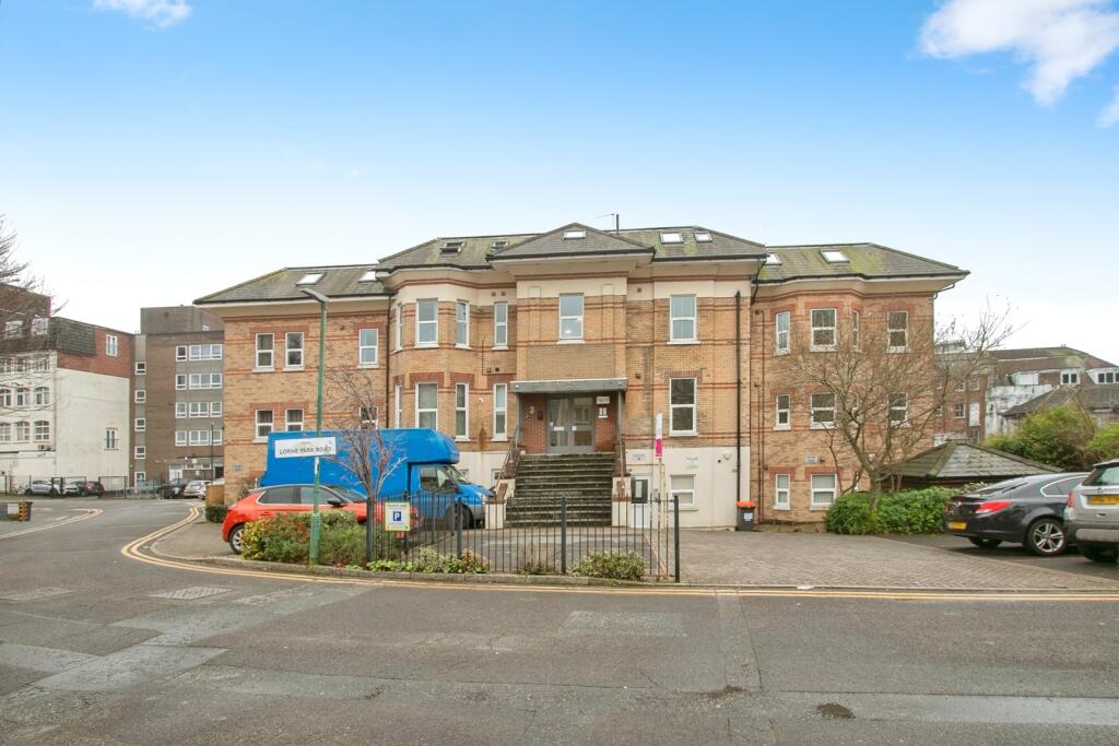 2 bedroom flat