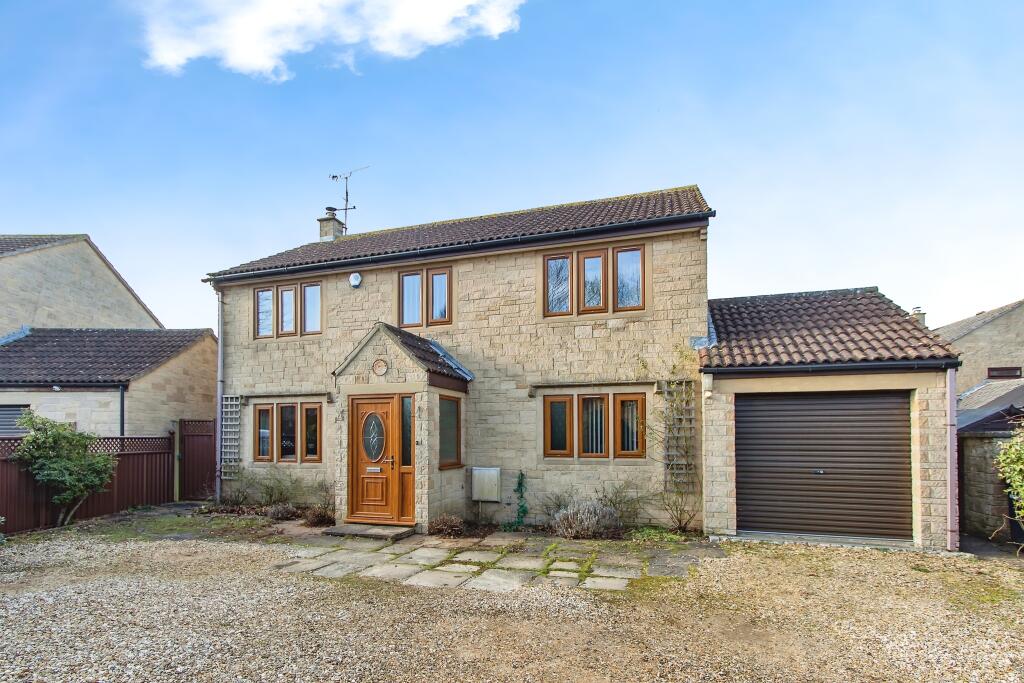 4 bedroom detached house for sale in Stapleton Road, Martock, Somerset